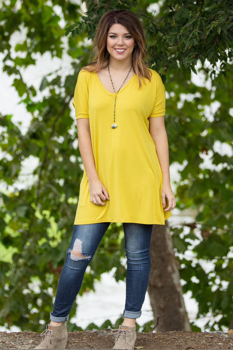 The Perfect Piko Short Sleeve V-Neck Tunic-Mustard – Simply Dixie Boutique